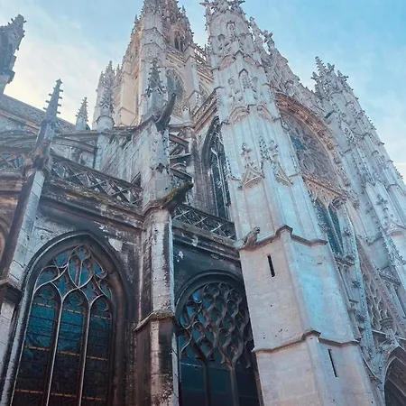 Le Rituel St Maclou, Hyper Centre Vue Sur Eglise *